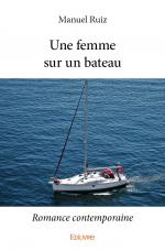 Une femme sur un bateau